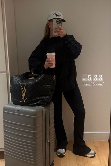 Plane Outfit Airport Style Comfy, Airport Style Comfy, Plane Outfit Airport Style, Airport Outfit Comfy, Danielle Carolan, Airport Outfit Winter, Cute Airport Outfit, Plane Outfit, Comfy Airport Outfit