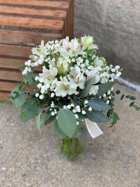 alstroemeria White Alstroemeria Bouquet, Alstromeria Flower Arrangements, Alstroemeria Wedding Bouquet, Alstroemeria Bridal Bouquet, Alstroemeria Arrangement, Eucalyptus Wedding Bouquet Bridesmaid, Alstroemeria Centerpiece, Alstroemeria Wedding, Alstroemeria Bouquet