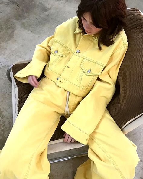 Denim-on-denim trend 2018: Ganni yellow denim set Denim Jacket Trend, Coloured Denim Jacket, Jacket Trend, Denim Shorts Outfit, Yellow Denim, Monochromatic Outfit, Monochrome Outfit, Trendy Swimwear, Denim Trends