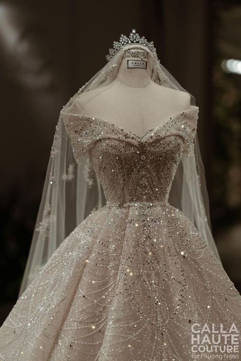 Queen Wedding Dress, Punk Wedding, Pretty Quinceanera Dresses, Fairy Tale Wedding Dress, Gowns Dresses Elegant, Pretty Wedding Dresses, Fancy Wedding Dresses, Dream Wedding Ideas Dresses, Prom Dress Inspiration