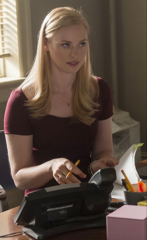 karen page Mcu Art, Karen Page, Deborah Ann Woll, Marvel Cinematic, Eye Color, Bra Sizes, Cool Girl, Hair Color, Hair Cuts