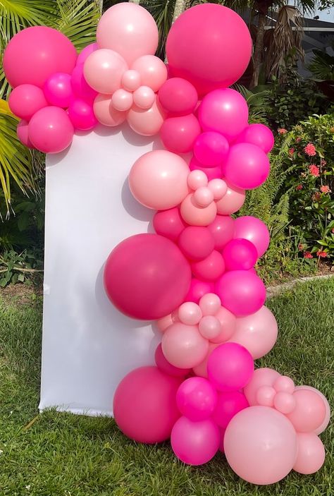 Mickey mouse balloon arch