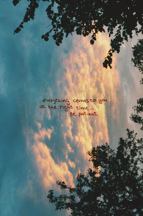 Asthetic Motivational Quote, Asthetic Quote For Instagram Story, Pretty Sky Quotes Beautiful, Short Daily Quotes Positive, Qoute Wallpaper Aesthetic, Asthetic Quote Wallpapers, Aesthetic Lockscreen Quotes, Wallpaper Quotes Deep, Cloud Quotes