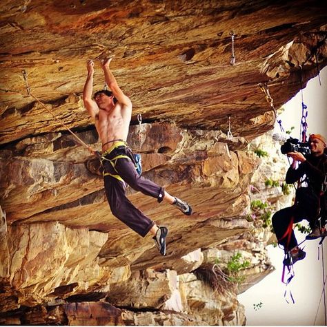 Pin for Later: 10 Hot Rock Climbers We Want to Head Outside With Fitness Instagram Accounts, Alex Honnold, Fitness Wallpaper, Rock Climbing Gear, Sport Climbing, Fitness Photoshoot, Climbing Gear, Rock Climbers, Climbing Wall