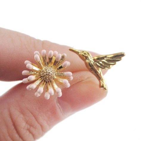 3D Hummingbird and Flower Shaped Stud Earrings in Gold ➤➤➤ https://goo.gl/0BJ1h9   #giftsforanimallovers #dotoly #animaljewelry #animaljewellery #animalthemedgifts Animal Wrap Rings, Hummingbird And Flower, Ceramic Pendant Necklace, Fake Gauge Earrings, Fake Gauges, Gold Animals, Gauged Earrings, Ceramic Pendant, Earrings In Gold