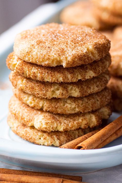 Soft and chewy Almond Flour Snickerdoodles have a cinnamon sugar coating that ensures a sweet crunchy bite. Made with less sugar, butter and almond flour this classic cookie is a year round favorite! Gluten Free Cookies Almond Flour, Almond Flour Desserts, Almond Flour Recipes Cookies, Gluten Free Snickerdoodles, Almond Meal Cookies, Classic Cookies Recipes, Coconut Flour Recipes, Almond Butter Cookies, Almond Flour Cookies