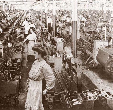 . Us History, Industrial Revolution, Cotton Mill, Women Working, Foto Vintage, Married Woman, Working Woman, Women In History, Vintage Photographs