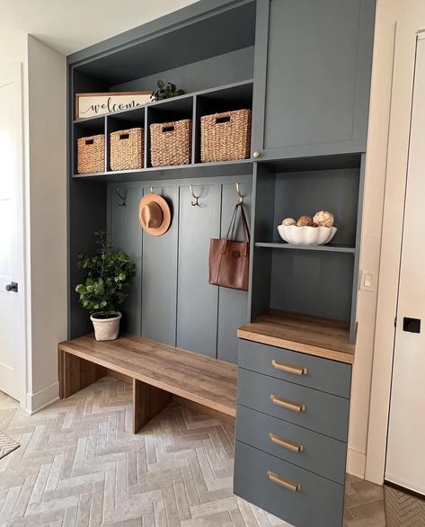 Here are 30 innovative mudroom bench ideas that cater to every style, from minimalist to rustic, to elevate your entryway, maximize storage, and keep your home organized. Mudroom Cubbies, Mudroom Remodel, Mudroom Bench Ideas, Mudroom Cabinets, Laundry Room/mud Room, Mud Room Entry, Mudroom Lockers, Mudroom Organization, Mudroom Ideas