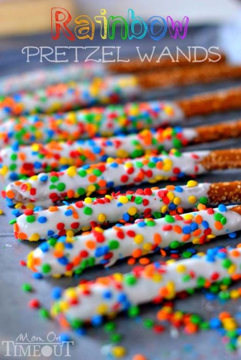 34 Fun Foods for Kids & Teens | Cool and Easy Recipes for Kids & Teenagers to Make At Home | Easy Rainbow Pretzel Wands | http://diyprojectsforteens.com/34-fun-foods-for-teens Pretzel Wands, Bright Swimwear, Elmo Birthday Party, Trolls Birthday Party, Rainbow Parties, Sesame Street Birthday Party, Drawing Hands, Elmo Birthday, Rainbow Food