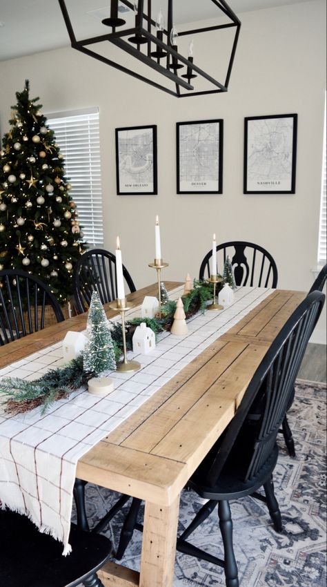 Ideas Decoracion Navidad, 2023 Ideas, Ideas Navidad, Tafel Decor, Christmas Dining Table, Christmas Apartment, Cozy Christmas Decor, Neutral Christmas Decor, Christmas Decor Inspiration