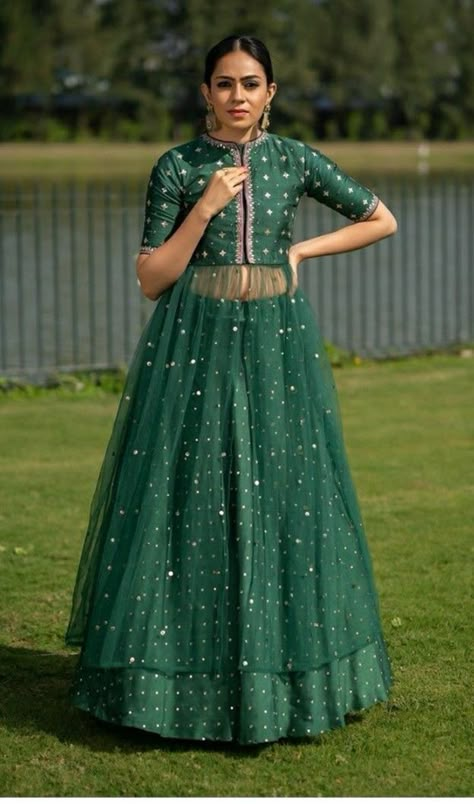 Simple Frock Design, Long Frock Designs, Gown Party Wear, Long Gown Design, Lehenga Designs Simple, Party Wear Gown, Fashionable Saree Blouse Designs, Green Lehenga, Girls Frock Design