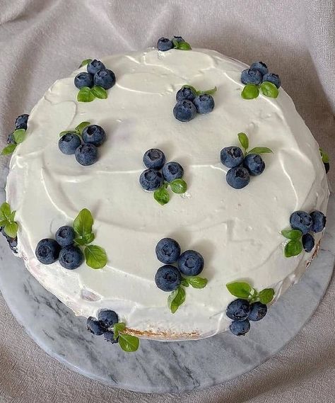 Tårta Design, Mini Cakes Birthday, Pretty Dessert, Summer Cakes, Cute Baking, Creative Birthday Cakes, Blueberry Cake, Think Food, Pretty Birthday Cakes