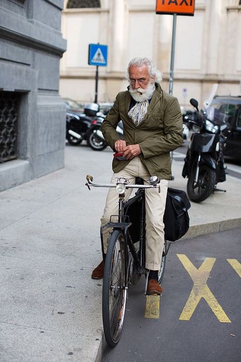 Old Man Fashion, The Sartorialist, Estilo Hipster, Cycle Chic, Stylish Man, Dapper Gentleman, Advanced Style, Sport Jacket, Bike Style