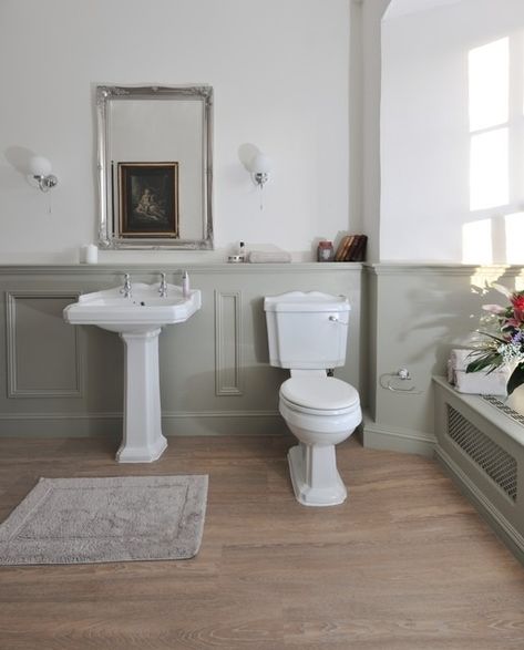 24 Ideas for Using Panelling in Your Bathroom | Houzz IE Vanity Chair Ideas, Chic Small Bathroom, Bathroom Vanity Chair, Bathroom Vanity Stool, Beadboard Bathroom, Bathroom Paneling, Beach House Bathroom, Mold In Bathroom, Bathroom Wall Panels