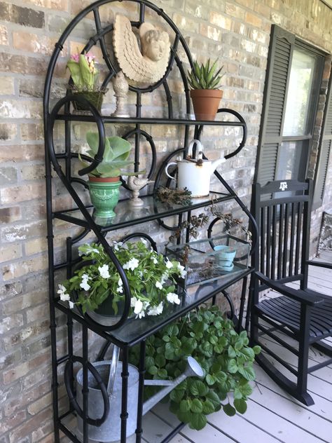 Porch Bakers Rack Decor, Bakers Rack Decorating Outdoor, Outdoor Bakers Rack Decorating Patio, Outdoor Bakers Rack, Bakers Rack Decorating, Vintage Outdoor Decor, Rustic Front Porch, Deck Furniture Layout, Farmhouse Shelves Decor