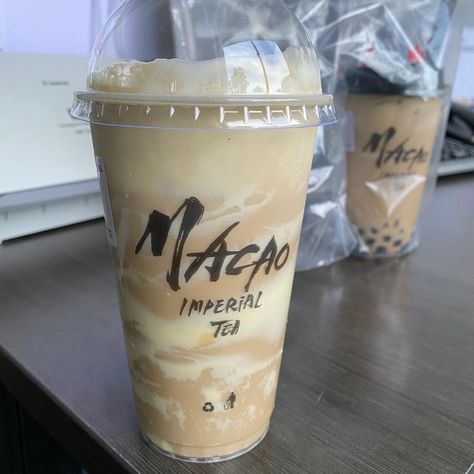 #Repost @alexisq272 . Cheese Cake Milk Tea from @macaoimperialtea_bn with Pearl Milk Tea in the background. . The Cheese cake was well blended with the Milk Tea. Theres a bit of saltiness from the cheese cake. Mixing it with the milk tea was sort of ok. It did not give me the impression of reordering this though. . . . #igdrinks #milktealover #milktea #bubbletea #pearl #boba #franchise #cheesecake #imperialmacao #brownsugar #cheesefan #latepost Cheesecake Milk Tea, Chocolate Milk Tea Boba, Xi Boba Drink, Bubble Tea Pearls, Pearl Milk Tea, Bubble Pictures, Boba Pearls, Boba Tea, Milk Tea