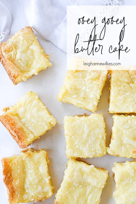 Easy Ooey Gooey Bars, Okey Gooey Butter Cake, Ooey Gooey Butter Bars, Ooey Gooey Butter Cake Recipe, Baking Deserts, Ooey Gooey Cake, Ranch Recipes, Summer Desert, Ooey Gooey Butter Cake