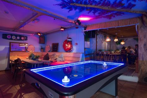 Dream Basement Game Room, Air Hockey Table Game Room, Basement Party Setup, Air Hockey Game Room, Hangout Basement, Hangout Room Ideas Teen Lounge, Doobie Den, Hangout Room Ideas, Loft Room Ideas