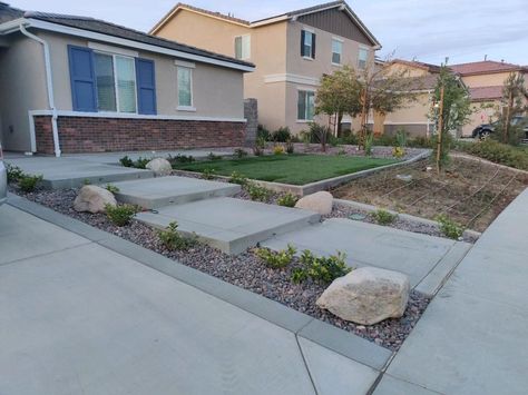 Front Pathway, Front Driveway Ideas, Concrete Front Steps, Front Driveway, Front Yard Walkway, Yard Walkway, Step Ideas, Front Porch Steps, Driveway Ideas