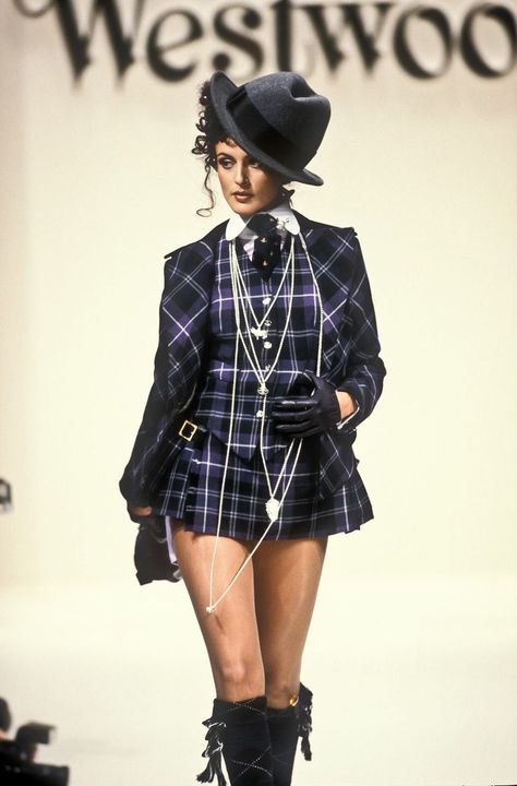 Vivienne Westwood Runway Outfits, Old Vivienne Westwood Runway, Vivien Westwood Dress, Vivienne Westwood Runway Looks, Vivienne Westwood Iconic Looks, Vivienne Westwood Dresses Runway, Vivienne Westwood Short Dress, Vivian Westwood Clothes, Vivienne Westwood Punk Aesthetic