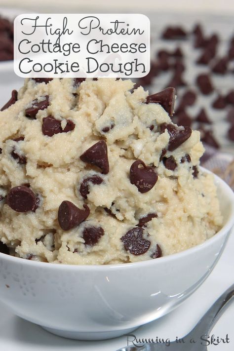 Cottage cheese cookie dough in a bowl. Easy Healthy Low Calorie Dinner Ideas, High Proton Low Calorie Recipes, Low Carb Low Calorie Sweet Treats, High Protein Edible Cookie Dough, Low Cal Football Snacks, Protein Cookie Dough Greek Yogurt, High Protein Snacks With Cottage Cheese, Low Calorie Protein Cookies, Cottage Cheese Edible Cookie Dough