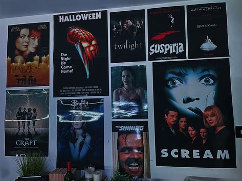 Horror Movies Bedroom, Horror Posters Room, Iconic Bedrooms In Movies, Horror Movie Room Decor Diy, 80s Movie Bedroom, Horror Movie Bedroom Decor, Halloween Movie Poster Aesthetic, Horror Poster Wall Bedroom, Horror Movie Posters Room Decor