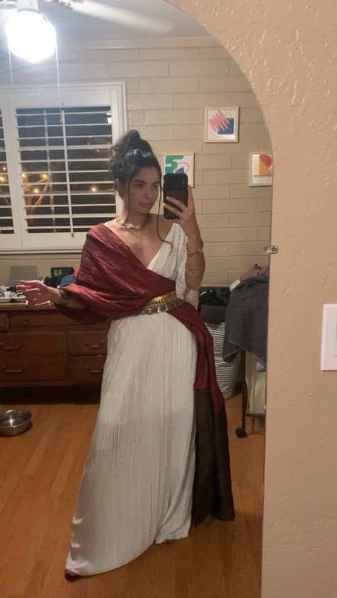 Roman Woman Costume, Gladiator Movie Costumes, Ancient Roman Dresses Women, Roman Dress Modern, Greek Gods Clothes, Greek Theatre Costume, Greek Women Outfits, Greek Mythology Costumes Diy, Roman Empire Costume