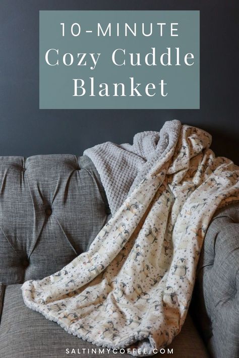 10-Minute Cozy Cuddle Blanket How To Make Blankets Diy, Easy Sewing Blankets For Beginners, Sewing Patterns Blanket, Pillow Blanket Diy, Sew Blanket For Beginners, Simple Sew Blanket, Easy Blanket Sewing, Throw Blanket Sewing Pattern, Easy Sewing Blanket