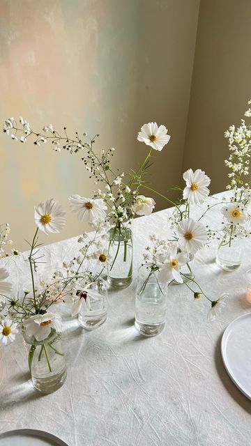 Deco Champetre, Tafel Decor, Wildflower Baby Shower, Elegant Baby Shower, Wedding Table Flowers, Baby Shower Table, Wildflower Wedding, Deco Floral, Wedding Mood Board