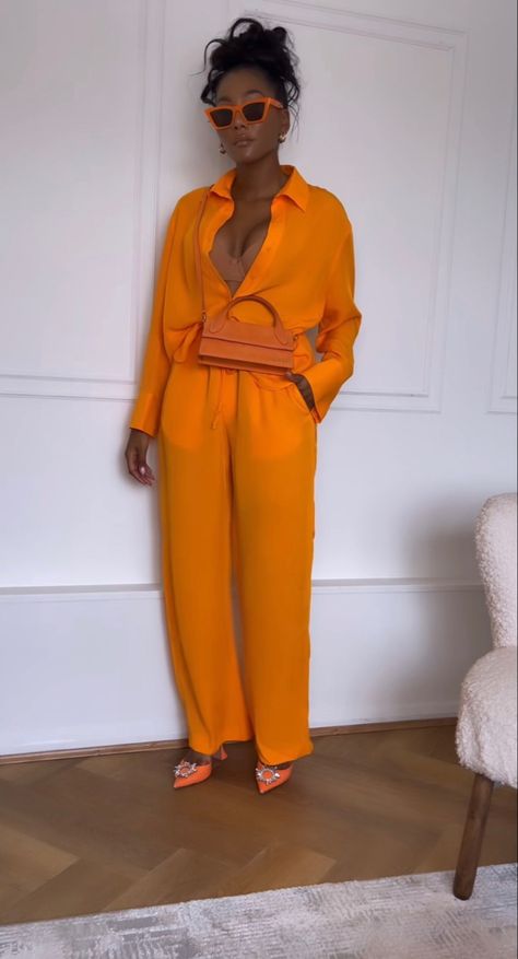 Monochromatic Orange Outfit, Wine Festival Outfit Spring, Monochromatic Outfit Black Women, Pink And Orange Outfit Ideas, All Orange Outfit, Orange Outfits For Black Women, Burnt Orange Wedding Ideas, Monochromatic Outfit Summer, Summer Tennis Shoes