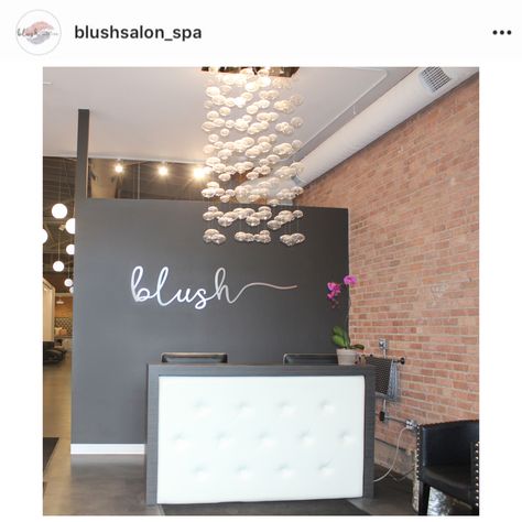 Beauty Bar Reception Area, Small Waiting Room Design Salon, Chic Reception Area, Salon Reception Area Design, Salon Waiting Room Ideas Reception Areas, Beauty Reception Area, Small Spa Reception Area, Salon Reception Area Ideas, Nail Salon Reception Area