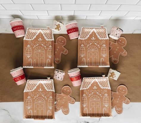 Oh Snap | Christmas Party Box | Elf Arrival Ideas | Elf Welcome | Elf Breakfast Oh Snap Birthday Party Ideas, Welcome Elf, Elf Arrival Ideas, Elf Breakfast, Elf Welcome, Elf Arrival, Gingerbread Party, Usa Party, Party Boxes