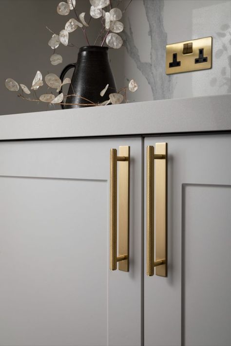 Black And Brass Cabinet Hardware, Unique Cabinet Pulls, Satin Brass Kitchen Hardware, Cabinet Handle Ideas, Cabinet Hardware Bronze, Cabinet Hardware Trends, Brownstone House, Cabinet Hardware Modern, Modern Cabinet Handles