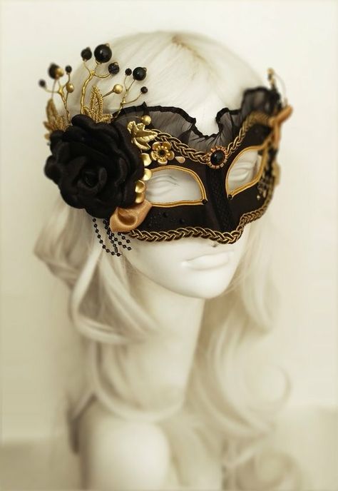 Black And Gold Masquerade Mask, Masquerade Outfit Ideas, Masquerade Ball Outfits, Gold Masquerade Mask, Masquerade Prom, Masquerade Outfit, Masquerade Ball Mask, Masquerade Theme, Ball Mask