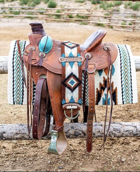 Horse Equipment Western, Western Tack Aesthetic, Cute Saddle Pads, Cute Horse Tack Western, Western Saddle Aesthetic, Beautiful Horse Tack, Aesthetic Horse Tack, Teal Horse Tack Western, Cute Saddles