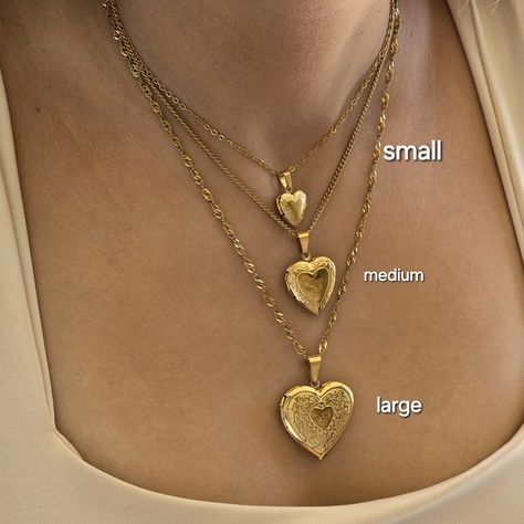 Om locket gold