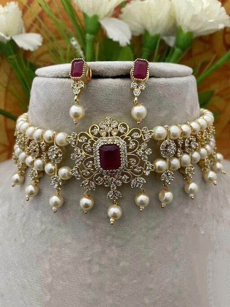 Sabyasachi Wedding, Jewelry Ad, Indian Choker, Indian Choker Necklace, Pakistani Bridal Jewelry, Jewelry Kundan, Beautiful Beaded Necklaces, Engagement Necklaces, Necklace Set Indian