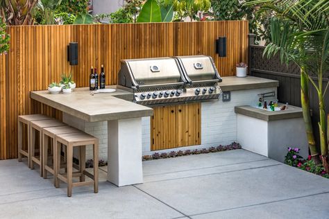 Grill Diy, Outdoor Kitchen Design Layout Grill Area, Small Outdoor Kitchens, Outdoor Kitchen Design Modern, Outdoor Grill Station, Diy Grill, Grill Station, Outdoor Kitchen Plans, Kitchen Design Diy