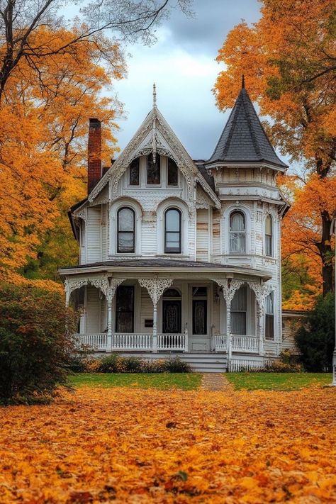 Fall Colonial House, Autumnal House Exterior, Autumn Gothic Aesthetic, Witchy Victorian House, Old Victorian Farmhouse, Small Victorian Homes, Fall Houses, Victorian Home Exterior, Gothic Victorian Homes