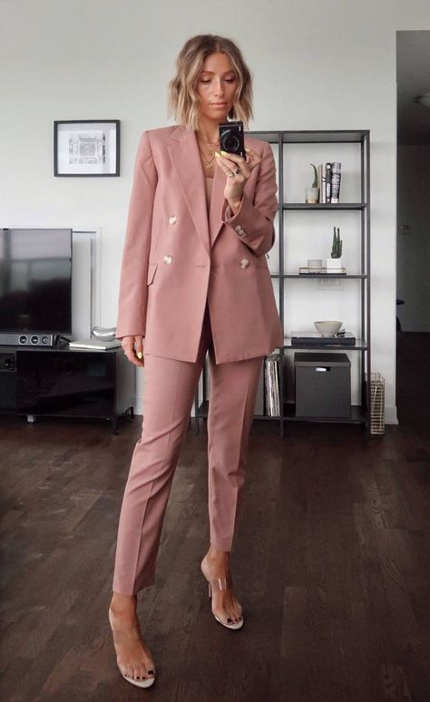 5 WEDDING GUEST OUTFIT IDEAS Wedding Guest Suits, Wedding Guest Outfit Ideas, Wedding Guest Outfit Winter, Winter Wedding Outfits, Chique Outfit, Winter Wedding Guests, Wedding Dress Guide, Outfit Wedding Guest, Chique Outfits