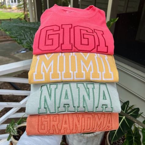 Vtopgifts Nana Tee Shirts, Momma Shirt Ideas, Grandmas Gift Ideas, Gift For His Mom, Best Grandma Shirt, First Time Aunt Gifts, Gifts For Grandparents To Be, Cricut Projects For Grandma, Grandma And Grandpa Gifts