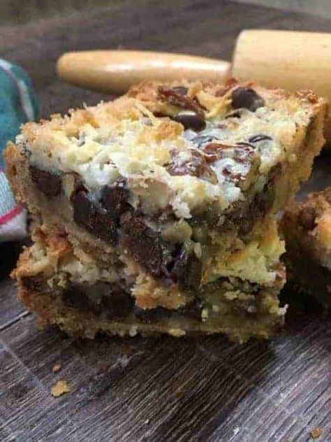 Hello Dolly Cookies, Condensed Milk Desserts, Dolly Bars, Graham Cracker Butter, Hello Dolly Bars, Holiday Treats Christmas, Milk Dessert, Keto Brownies, Think Food