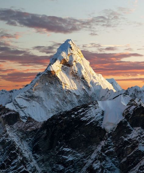 Under the handle @EverestNoFilter, Cory Richards is snapping every step of his journey alongside elite mountaineer Adrian Ballinger. Misty Mountain Photography, Monte Everest, Mountains Aesthetic, Mountain Landscape Photography, Mt Everest, World Most Beautiful Place, Acrylic Landscape, Mountain Ranges, Carving Art