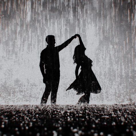 Couple In Rain, 트위터 헤더, Image Couple, Under The Rain, Dancing Aesthetic, People Dancing, Couple Dancing, Photo Couple, Dancing In The Rain