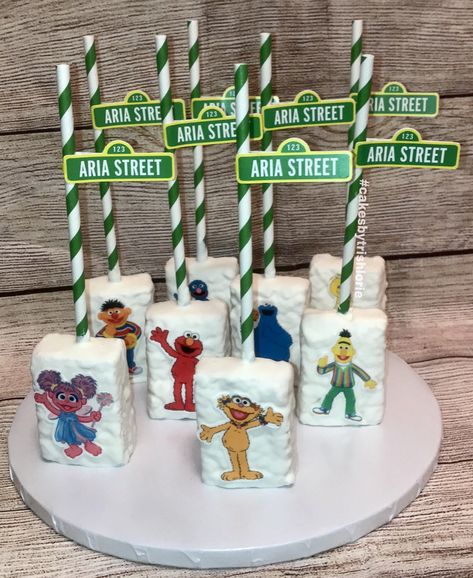 Sesame Street Rice Krispie Treats, Sesame Street Treats, Seaseme Street Birthday Party, Elmo Birthday Party Boy, Seaseme Street, Chocolate Covered Desserts, Diy Christmas Gifts For Boyfriend, Elmo Birthday Party, Krispy Treats