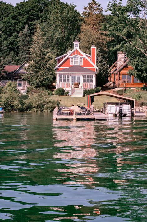 Country Cottage Decorating Ideas, Michigan Lake House, Cottage Decorating Ideas, Cozy Eclectic, Michigan Cottage, Walloon Lake, Unique Cottages, Lake Houses Exterior, Eclectic Cottage