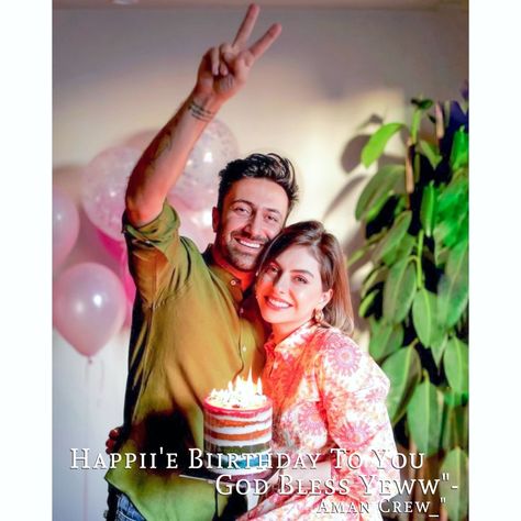 Photo Poses For Couples Birthday, Couple Birthday Shoot Ideas, Couple Birthday Photo Pose, Couples Birthday Photoshoot With Cake, Husband Birthday Photo Ideas, Anniversary Poses Ideas Couple Pics With Cake, Birthday Photos Couple, Couple Photography Poses For Birthday, Birthday Photoshoot Ideas For Couples