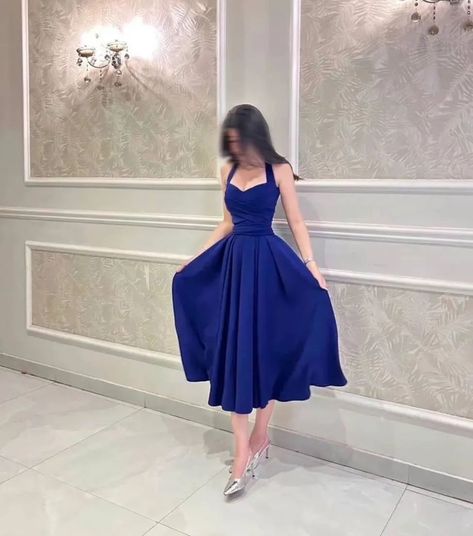 Shoes To Go With Red Dress, A Line Straight Dress, Dark Blue Silk Dress, Glam Dress Short, Lehenga Designs Simple, Cute Short Dresses, Lit Outfits, Dress Aesthetic, Grad Dresses