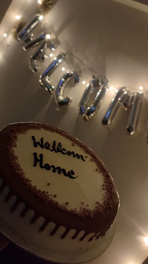 Welcome Home Surprise Decoration, Welcome Surprise Ideas, Welcome Home Boyfriend Surprise, Welcome Home Decorations For Boyfriend, Surprise Welcome Home Decorations, Welcome Back Home Cake, Welcome Home Balloons Ideas, Welcome Home Cake Ideas, Welcome Back Home Surprise Ideas