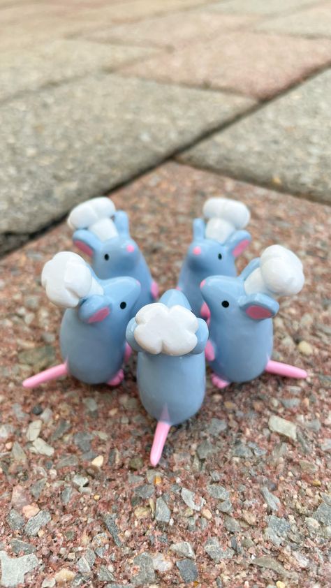 Alana 𓆏 on Instagram: “This audio felt appropriate 🐀 heres a process of painting the larger chef rats!! All chef rat orders will be shipped out soon :) PS. Check …” Fun Clay Sculptures, Worm Clay Art, Clay Mouse Easy, Small Simple Clay Ideas, Rat Polymer Clay, Clay Made Things, Weird Things To Make Out Of Clay, Animal Clay Projects, Cute Ceramic Gifts